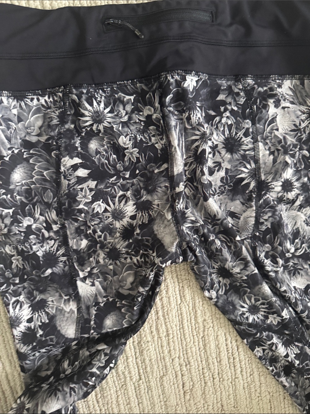 lululemon athletica Black & White Floral Print Leggings - Picture 2 of 2